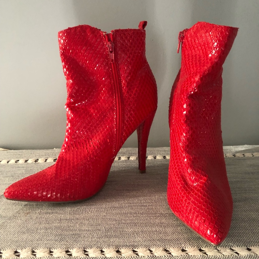 Red women’s dress boots- size 8